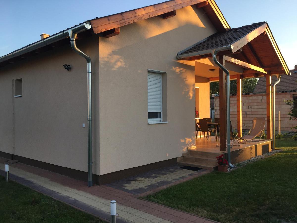 Konrad Apartman Villa Balatonmariafurdo Exterior photo