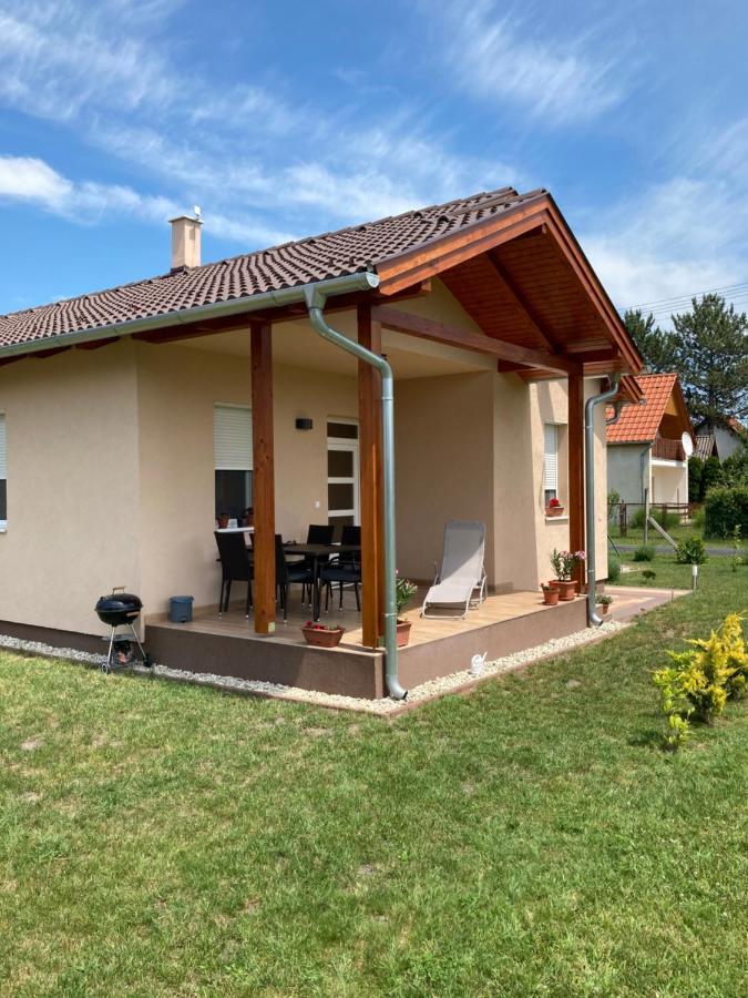 Konrad Apartman Villa Balatonmariafurdo Exterior photo