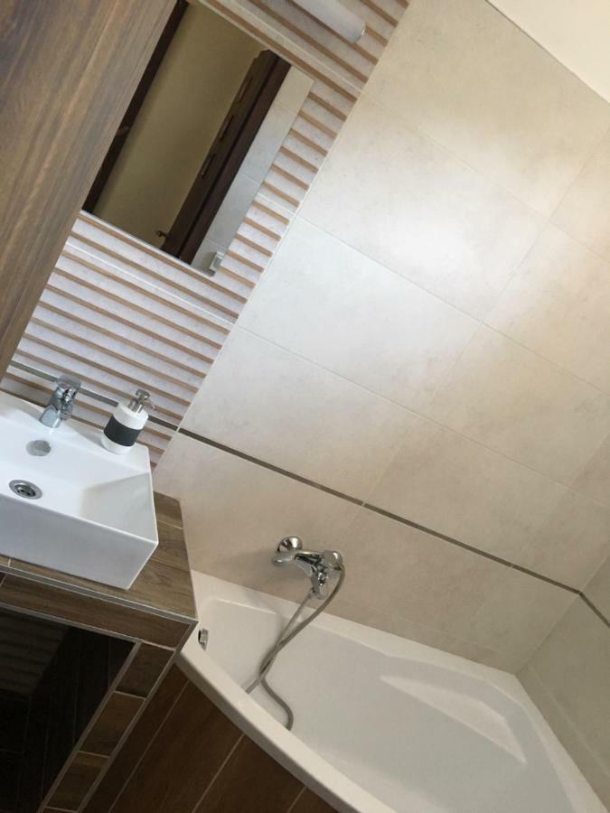 Konrad Apartman Villa Balatonmariafurdo Exterior photo